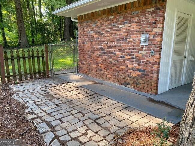 Building Photo - 2764 Riggs Dr