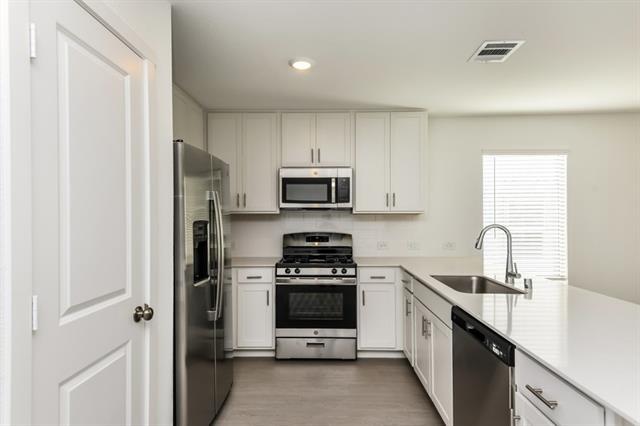 Building Photo - 2745 Ctr Crk Ln