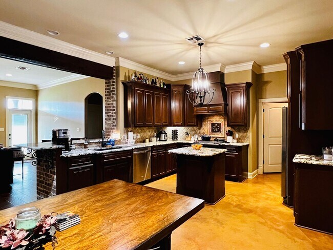 Building Photo - 459 Long Acre Dr