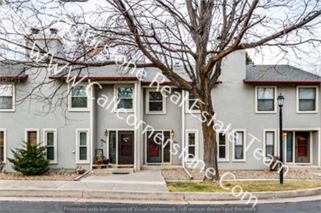 Building Photo - 667 Shooks Ln