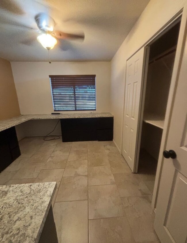 Building Photo - 3 Bedroom - 2 Bath Home