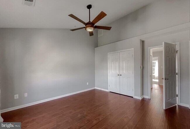 Building Photo - 23117 Primrose Wy