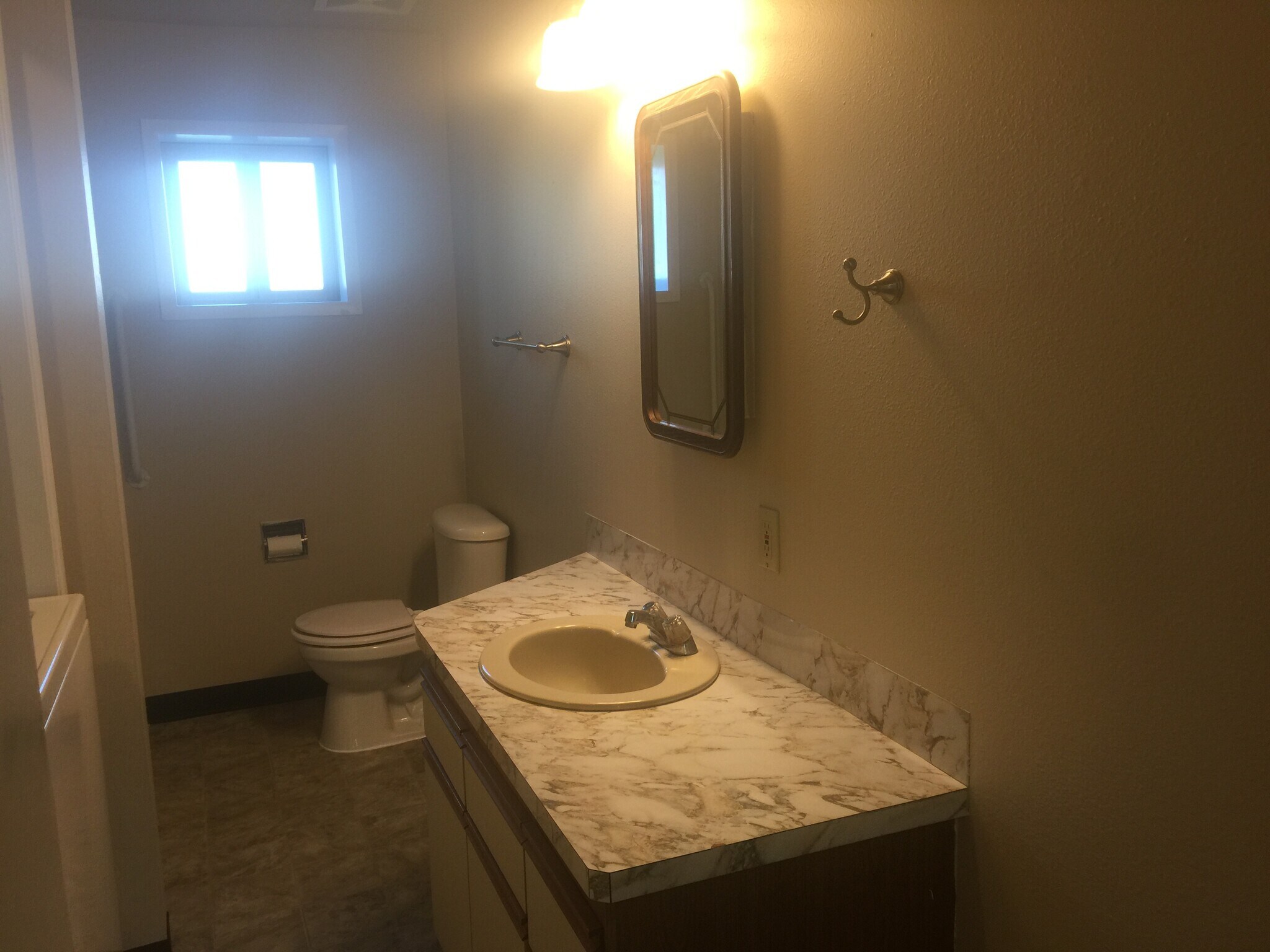 Building Photo - 1804 N Oak St