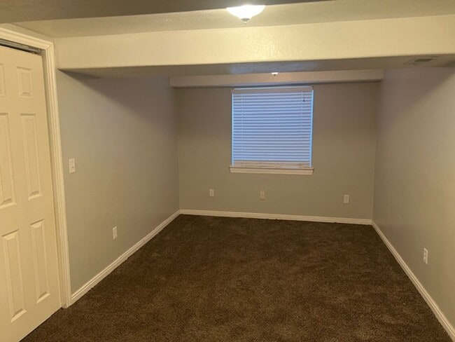 Building Photo - 607 E 2750 N