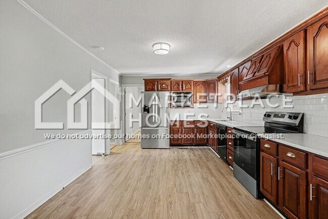 Building Photo - 2626 Trenton Rd