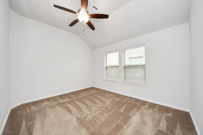 Building Photo - 165 Sunray Creek Dr