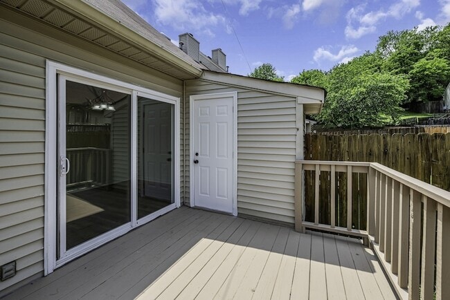 Building Photo - 200 Deerpoint Ct