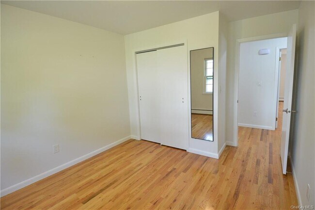 Building Photo - 190 Midland Ave