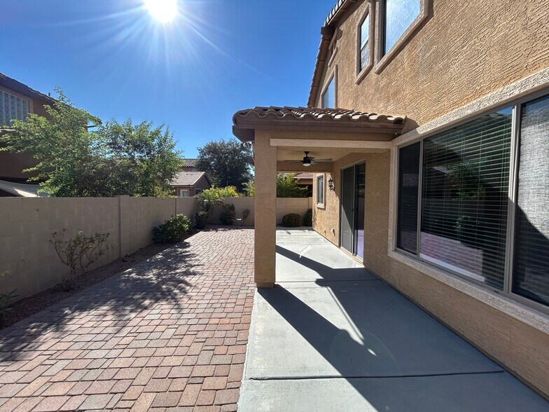 Building Photo - 4123 E Cherry Hills Dr