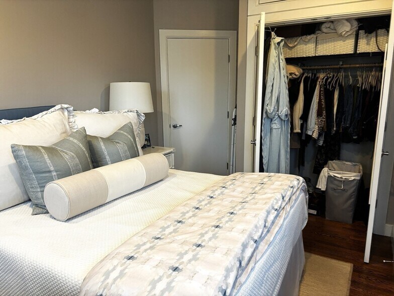 Building Photo - 177 E St