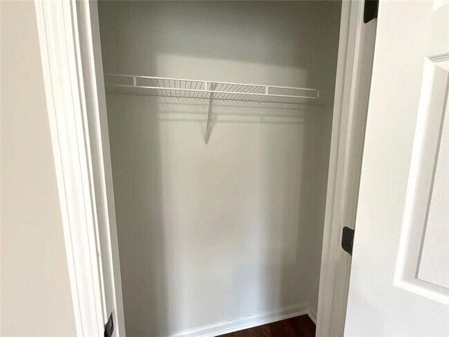 Building Photo - 2882 Cross Creek Dr