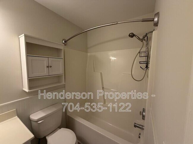 Building Photo - 2121 Ballingarry Dr