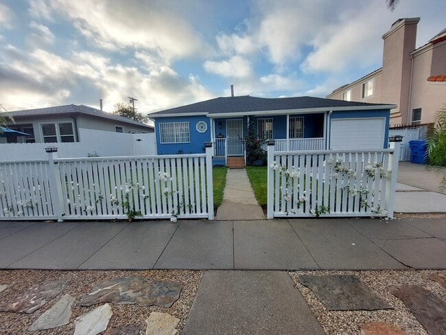 Primary Photo - 12821 Panama St