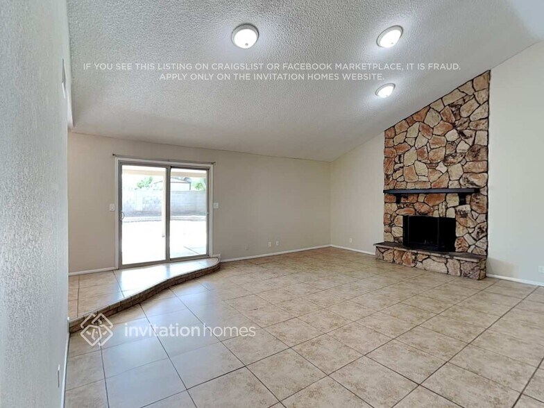 Building Photo - 2649 E Javelina Cir