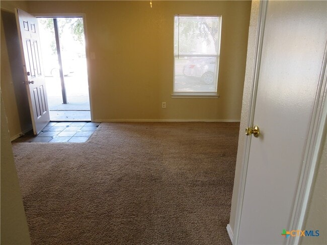 Building Photo - 1602 Benttree Dr