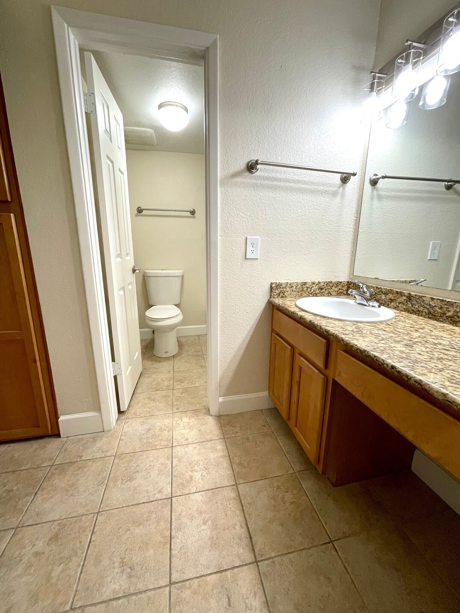 Building Photo - 3825 E Camelback Rd