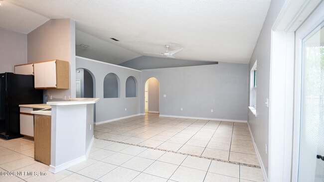 Building Photo - 13002 Viburnum Dr S