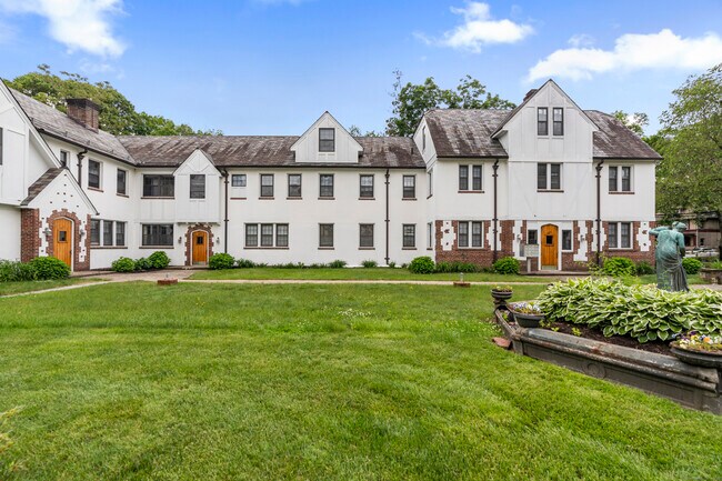 Primary Photo - 623 Whitney Ave