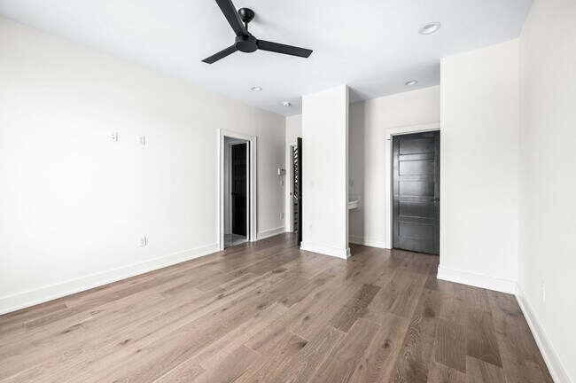 Building Photo - Stunning 3BE/3.5BA brownstone in the heart of historic Germantown!