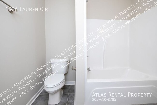 Building Photo - 1006 Lauren Cir E