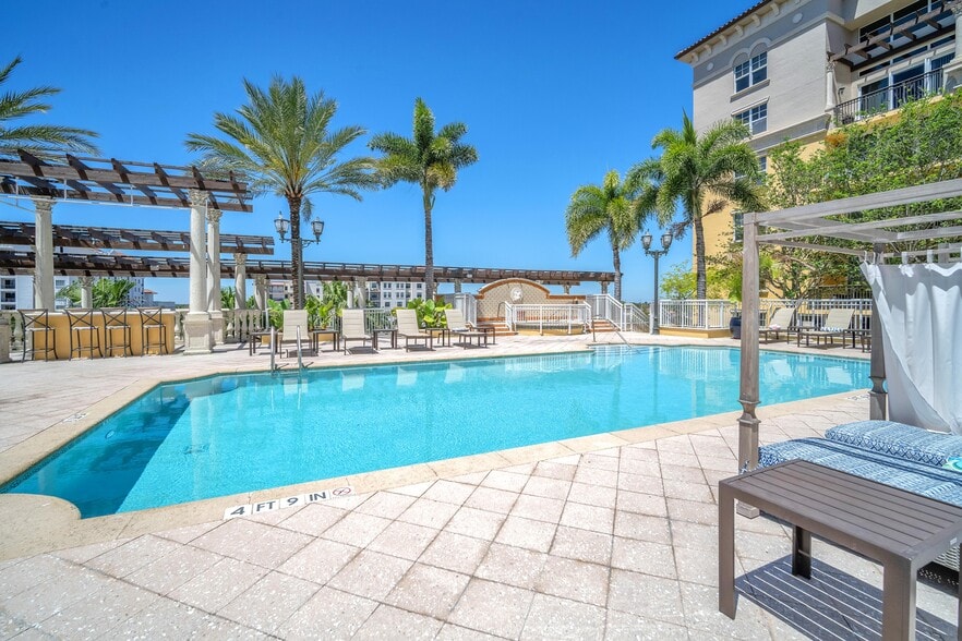 Building Photo - The Residences at Royal Palm Place