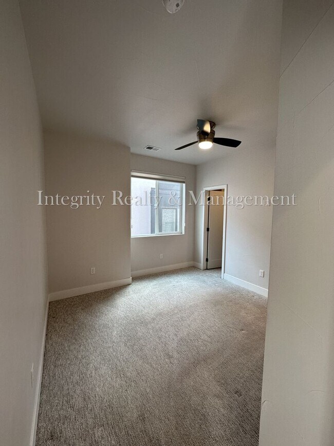 Building Photo - 2939 W 23rd Ave