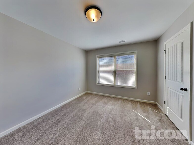 Building Photo - 978 Reddy Farm Ln