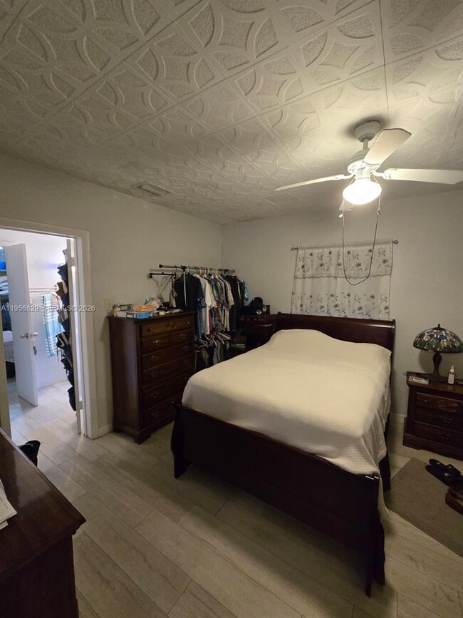 Building Photo - 3083 SW 17th St