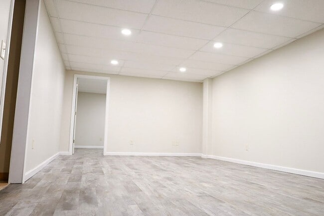 Building Photo - 2430 N Howard Ave