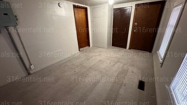 Building Photo - $895 - 3 bed 1 bath - Single Family Home