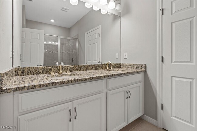 Building Photo - 4165 Bloomfield St