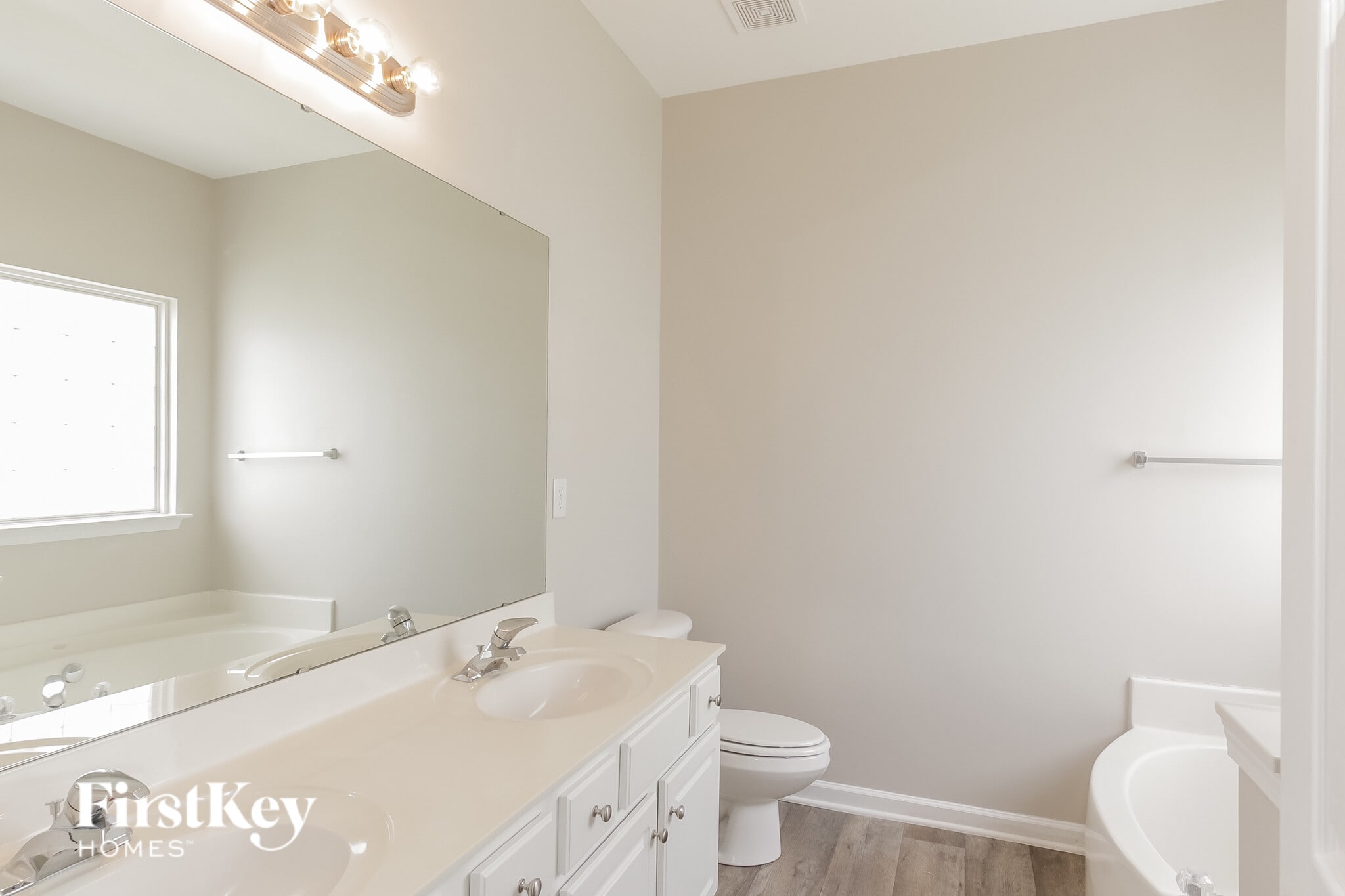 Building Photo - 7860 Cotswold Ct