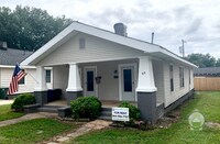 Building Photo - 6B Cromwell Ave