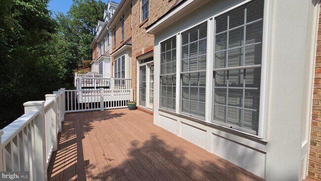 Building Photo - 3547 Goddard Way