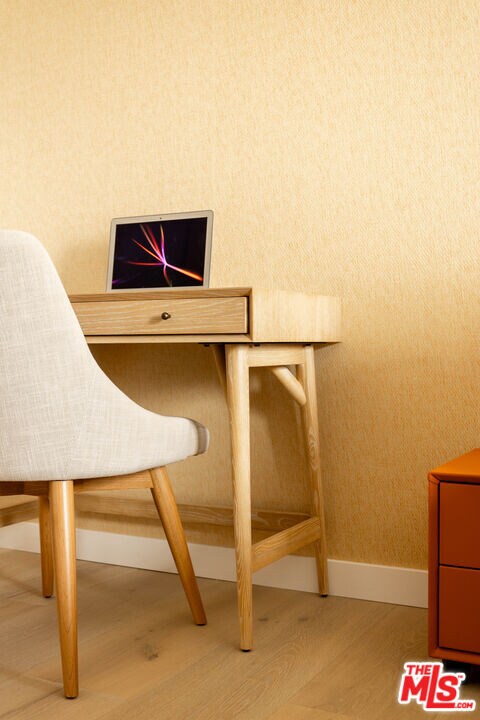 Building Photo - 547 N Sweetzer Ave