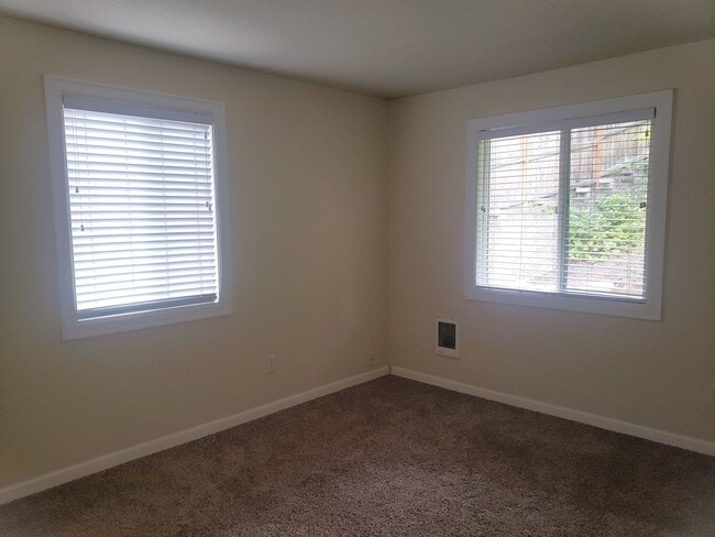 Building Photo - **PENDING** Great West Slope Condo!