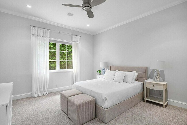 Building Photo - 1620 Lands End Rd