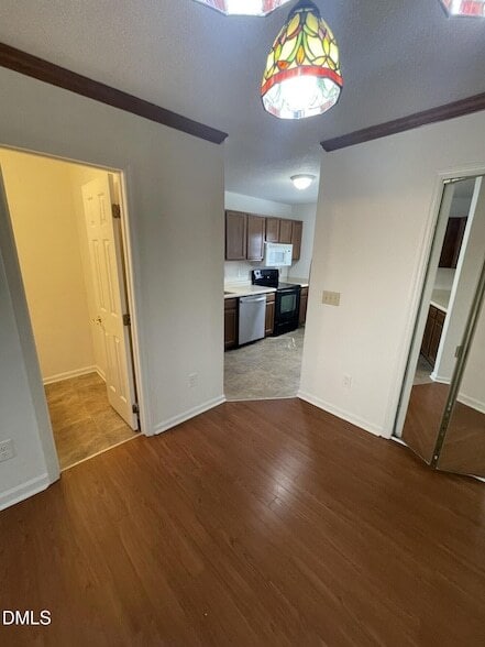 Building Photo - 121 Winners Cir