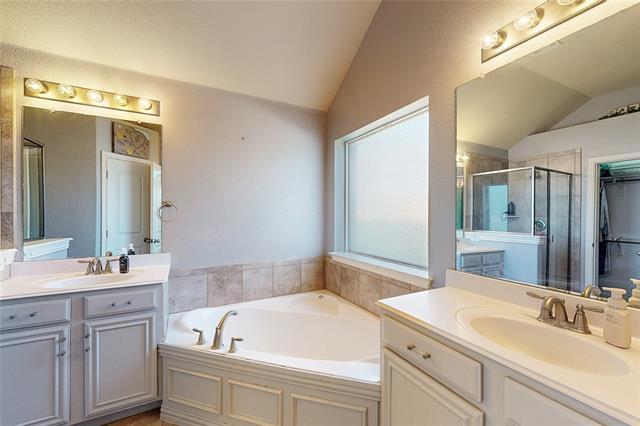 Building Photo - 2949 Mandalay Dr