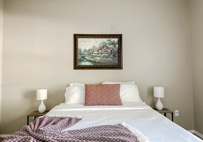 Building Photo - 6225 Saratoga Blvd