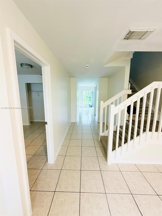 Building Photo - 26323 SW 135th Pl