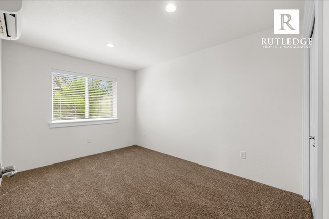 Building Photo - STUNNING 3 Bed / 2.5 Bath Brand New Townhome / End Unit !!!