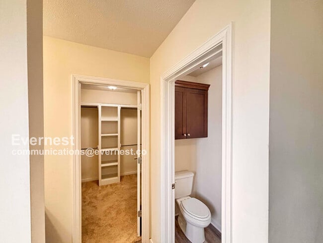Building Photo - Beautiful 3-Bedroom Home with Modern Ameni...