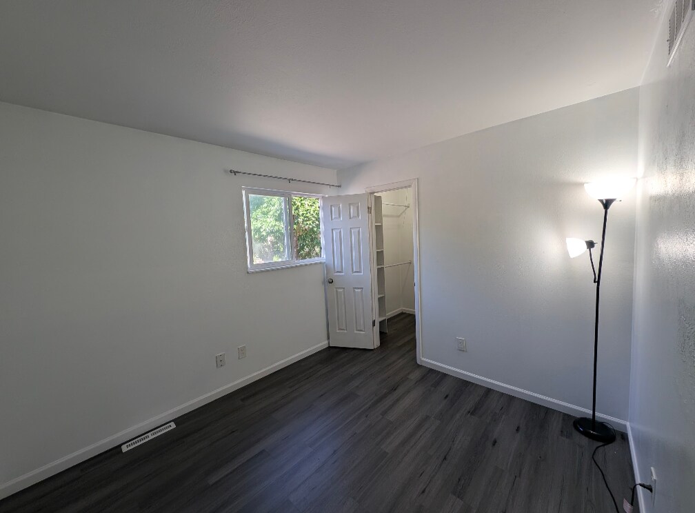 Building Photo - 7998 Chase Cir