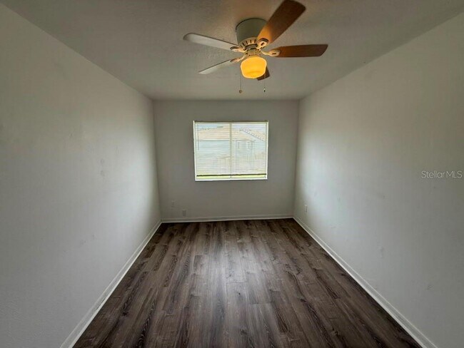 Building Photo - 833 Caribbean Dr