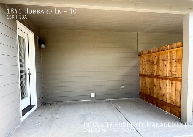 Building Photo - 1841 Hubbard Ln