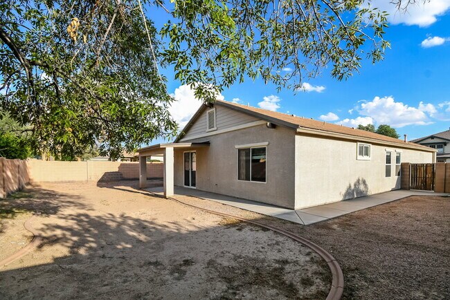 Building Photo - 3974 E Latham Way