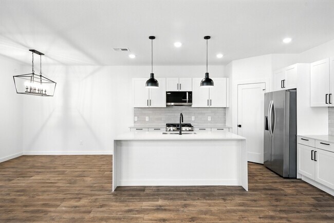 Building Photo - 1860 Dry Cherry Ln