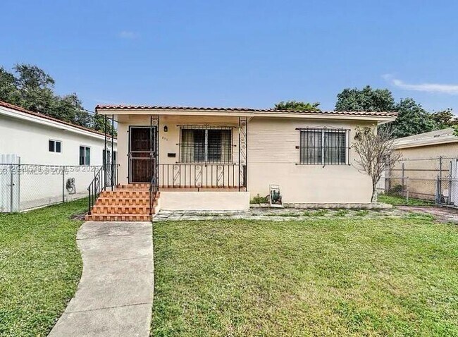 Building Photo - 831 NW 21st Ct