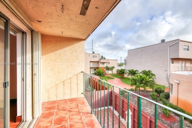 Building Photo - 840 SW 105th Ave